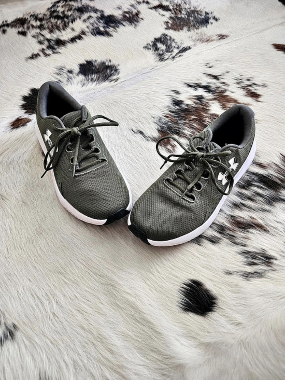 Under Armour Charged Assert 9 Athletic Shoes Green & White US 12 D